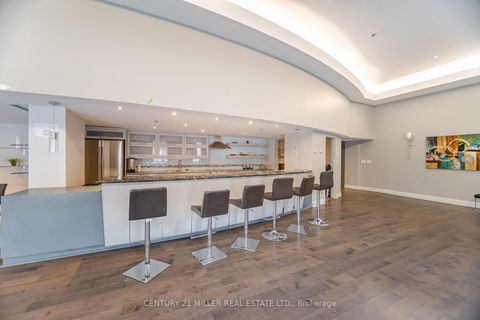 Photo 34 at 318 - 550 Queens Quay, Waterfront Communities C1, Toronto