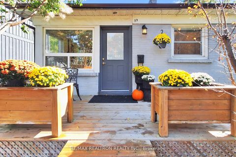 Photo 3 at 59 Machell Avenue, Aurora Village, Aurora