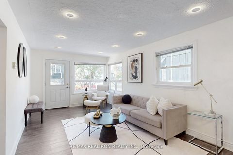 Photo 6 at 59 Machell Avenue, Aurora Village, Aurora