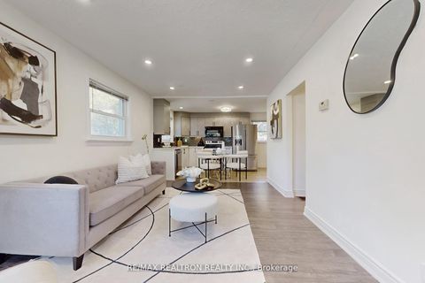 Photo 10 at 59 Machell Avenue, Aurora Village, Aurora