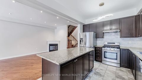 Photo 4 at 208 Hunting Ridges Drive, Jefferson, Richmond Hill