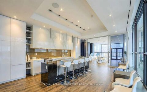 Photo 18 at 1902 - 290 Adelaide Street W, Waterfront Communities C1, Toronto