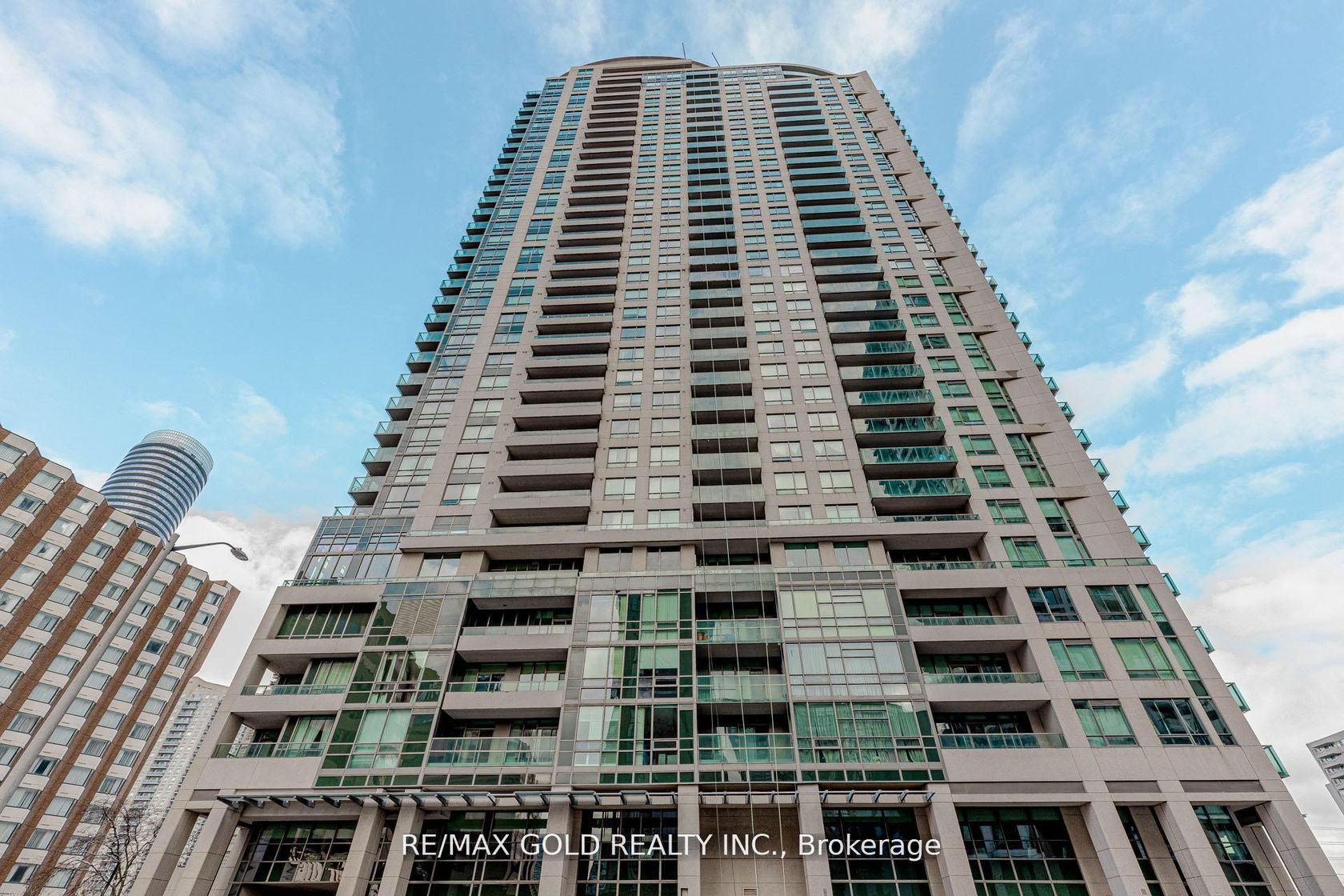 1507 - 208 Enfield Place, City Centre, Mississauga by Loree Meneguzzi Real Estate 1507 - 208 Enfield Place, City Centre, Mississauga