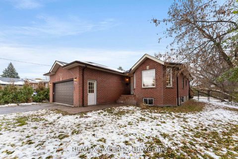 Photo 2 at 353 Walter Drive, Keswick South, Georgina