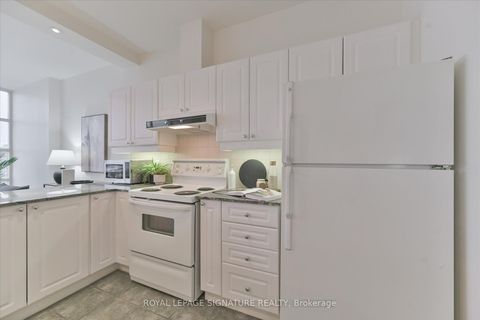 Photo 13 at 709 - 1 Leaside Park Drive, Thorncliffe Park, Toronto