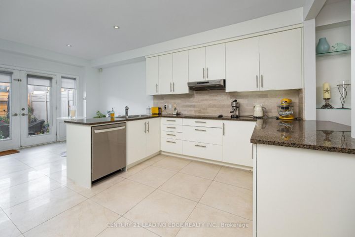 Photo 7 at 82 WOODBINE Avenue, The Beaches, Toronto