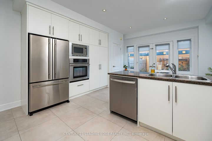 Photo 8 at 82 WOODBINE Avenue, The Beaches, Toronto