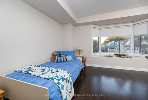 Photo 18 at 82 WOODBINE Avenue, The Beaches, Toronto