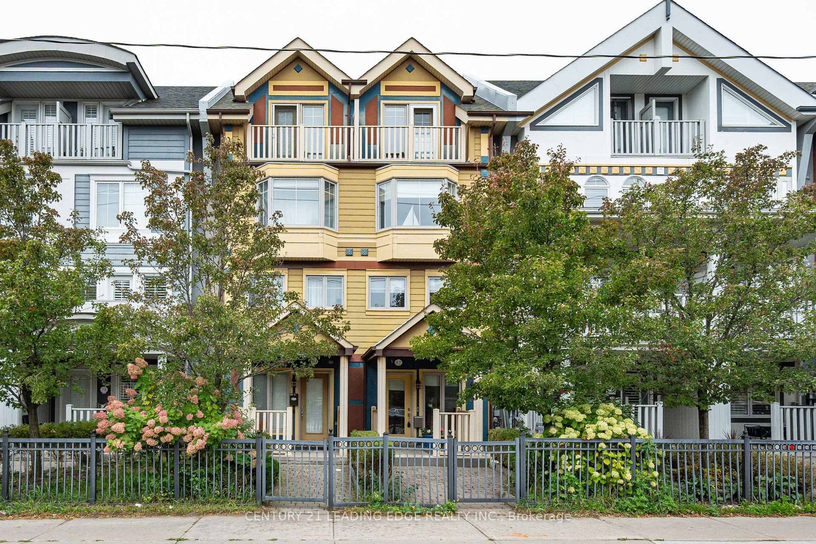 82 WOODBINE Avenue, The Beaches, Toronto 2