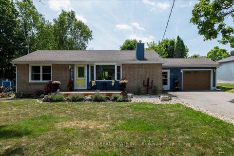 Photo 1 at 164 Avenue Road, Central Newmarket, Newmarket