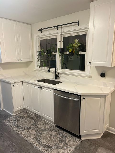 Photo 7 at 164 Avenue Road, Central Newmarket, Newmarket