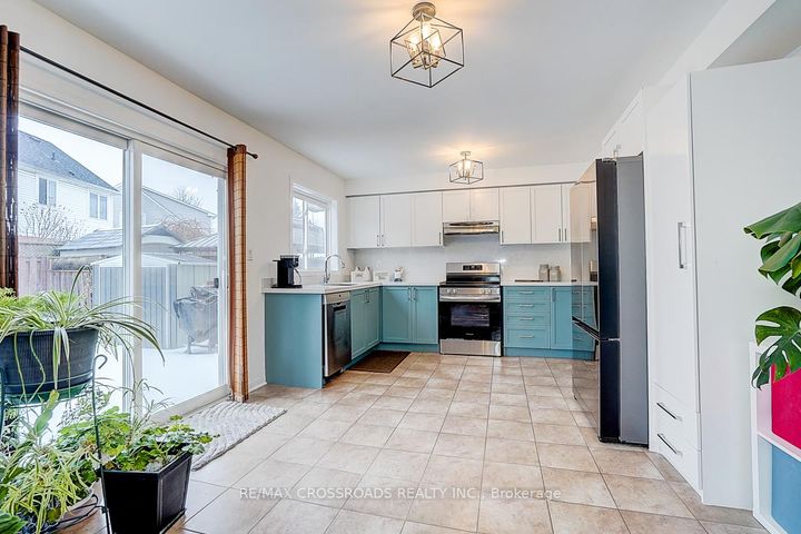 Photo 18 at 597 Caverhill Crescent, CL Clarke, Milton