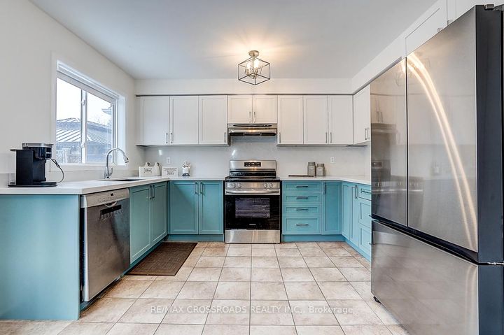 Photo 21 at 597 Caverhill Crescent, CL Clarke, Milton