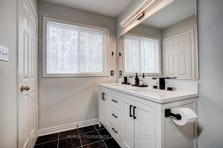 Photo 33 at 597 Caverhill Crescent, CL Clarke, Milton