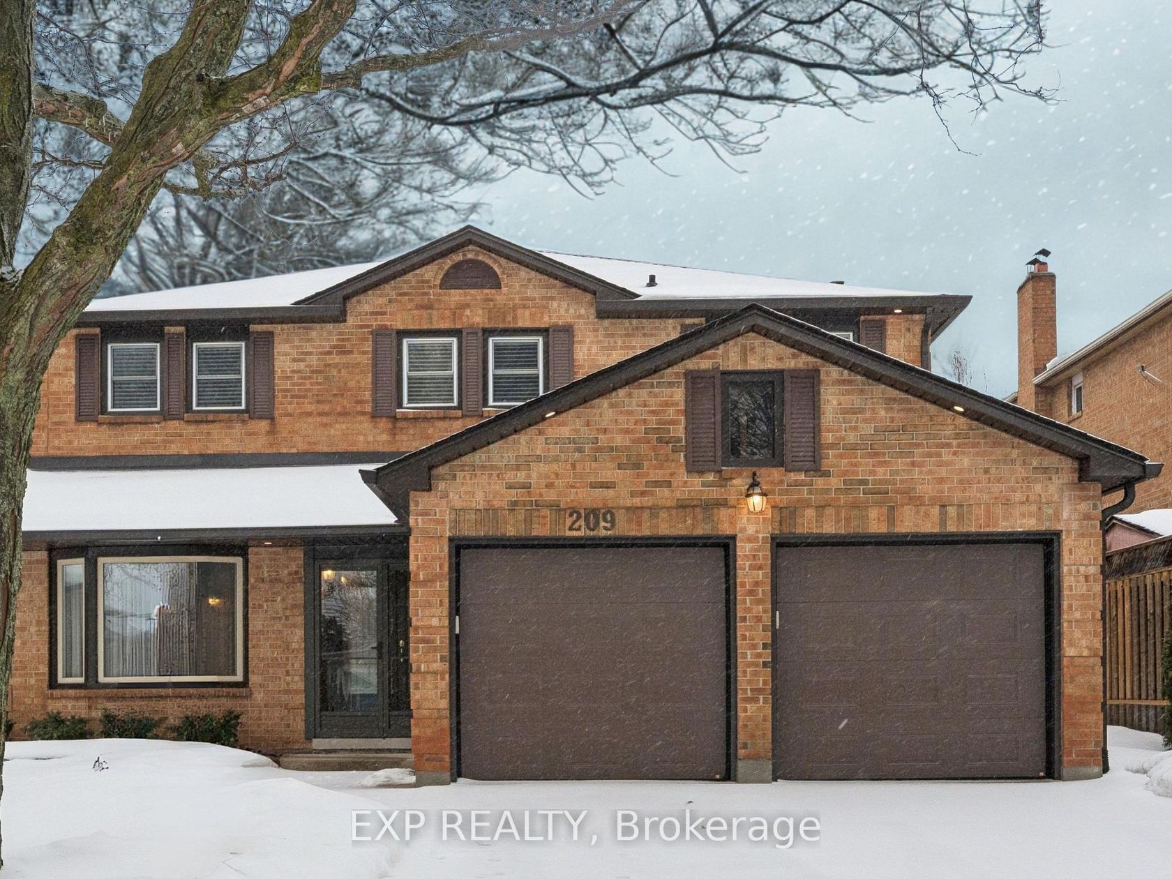 209 Nottingham Drive, CP College Park, Oakville 
