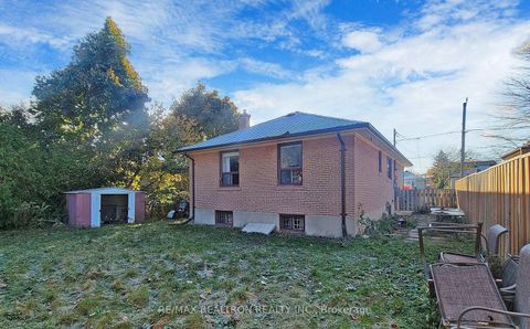Photo 36 at 331 Boisdale Avenue, Harding, Richmond Hill
