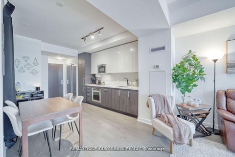 Photo 11 at 1711 - 330 Richmond Street W, Waterfront Communities C1, Toronto