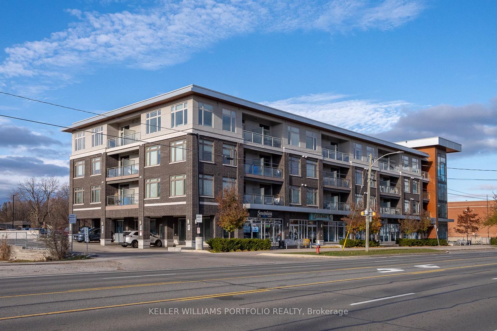 322 - 457 Plains Road E, LaSalle, Burlington 