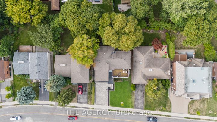 Photo 2 at 92 Citation Drive, Bayview Village, Toronto