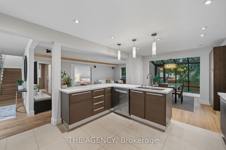 Photo 8 at 92 Citation Drive, Bayview Village, Toronto