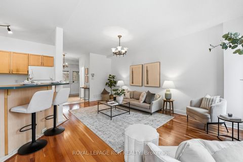 Photo 13 at 122 Downey Circle, Bayview Wellington, Aurora