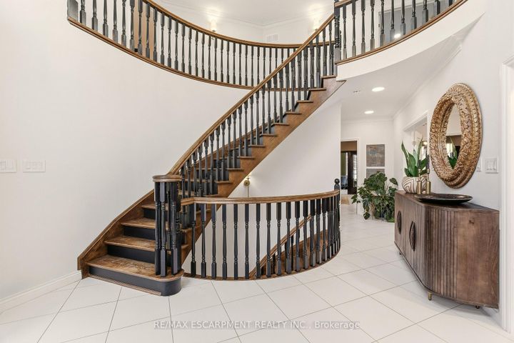 Photo 1 at 82 Maple Drive, Stoney Creek, Hamilton