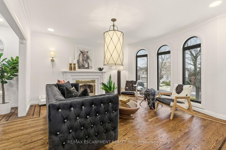 Photo 3 at 82 Maple Drive, Stoney Creek, Hamilton