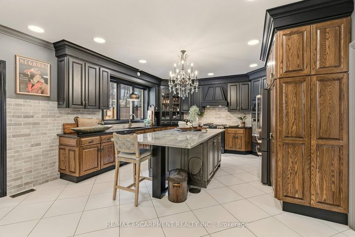 Photo 9 at 82 Maple Drive, Stoney Creek, Hamilton