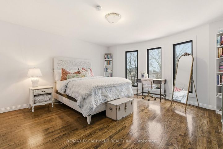 Photo 20 at 82 Maple Drive, Stoney Creek, Hamilton