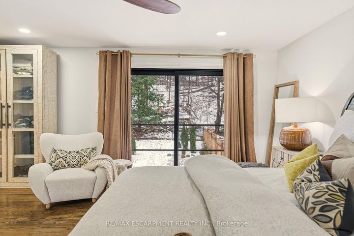 Photo 25 at 82 Maple Drive, Stoney Creek, Hamilton