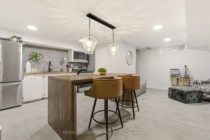 Photo 34 at 82 Maple Drive, Stoney Creek, Hamilton