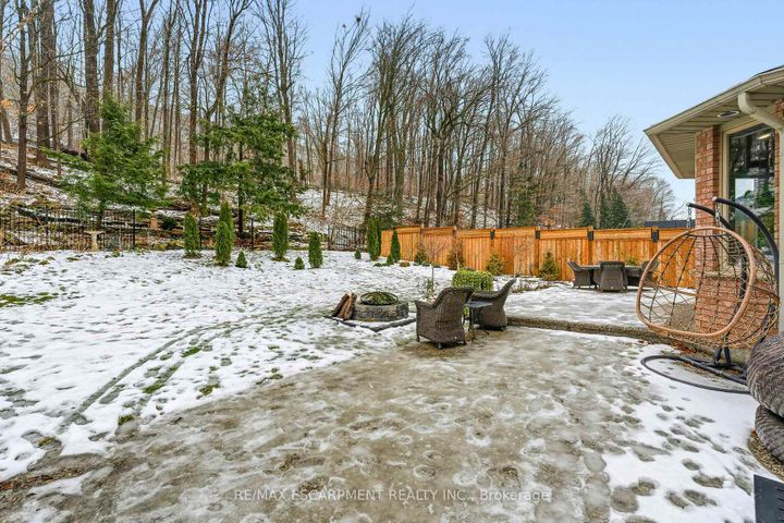 Photo 37 at 82 Maple Drive, Stoney Creek, Hamilton
