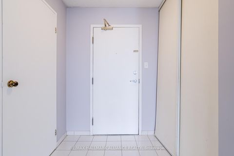 Photo 3 at 707 - 3 Rowntree Road, Jamestown, Toronto