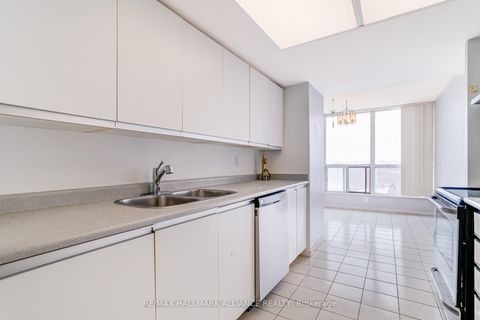 Photo 11 at 707 - 3 Rowntree Road, Jamestown, Toronto