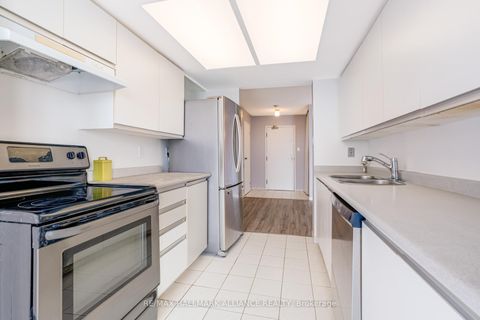 Photo 12 at 707 - 3 Rowntree Road, Jamestown, Toronto