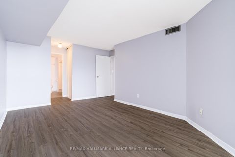 Photo 13 at 707 - 3 Rowntree Road, Jamestown, Toronto