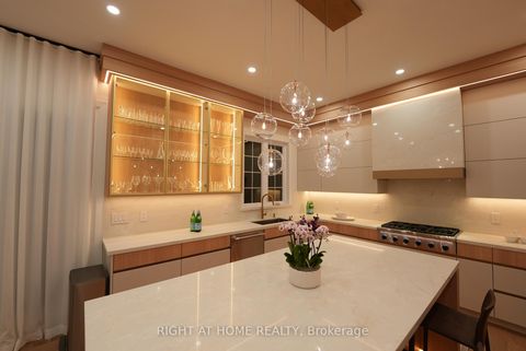 Photo 6 at 33 Thorndale Avenue, Kingsway South, Toronto