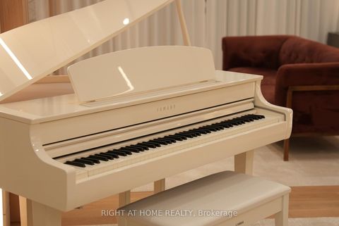 Photo 16 at 33 Thorndale Avenue, Kingsway South, Toronto