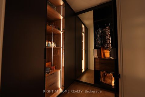 Photo 22 at 33 Thorndale Avenue, Kingsway South, Toronto