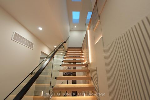 Photo 28 at 33 Thorndale Avenue, Kingsway South, Toronto