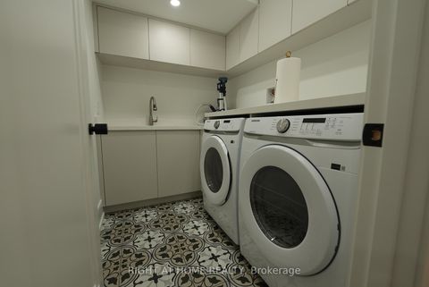 Photo 39 at 33 Thorndale Avenue, Kingsway South, Toronto