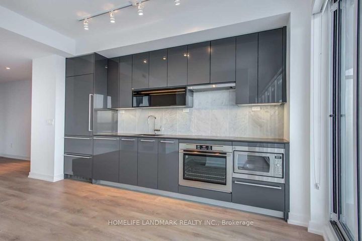 Photo 2 at 2011 - 117 Mcmahon Drive, Bayview Village, Toronto