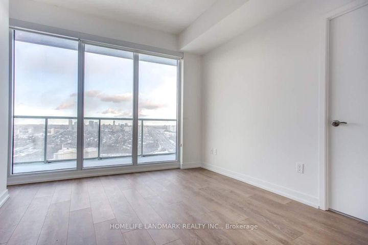 Photo 10 at 2011 - 117 Mcmahon Drive, Bayview Village, Toronto