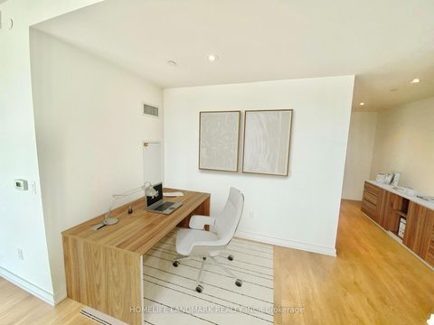 Photo 9 at 2011 - 117 Mcmahon Drive, Bayview Village, Toronto