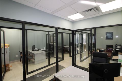 Photo 5 at 12 - 1415 Kennedy Road, Dorset Park, Toronto