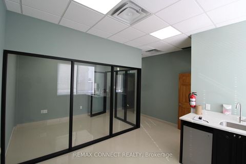 Photo 7 at 12 - 1415 Kennedy Road, Dorset Park, Toronto