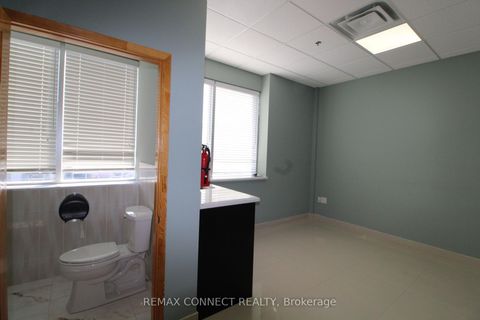 Photo 9 at 12 - 1415 Kennedy Road, Dorset Park, Toronto