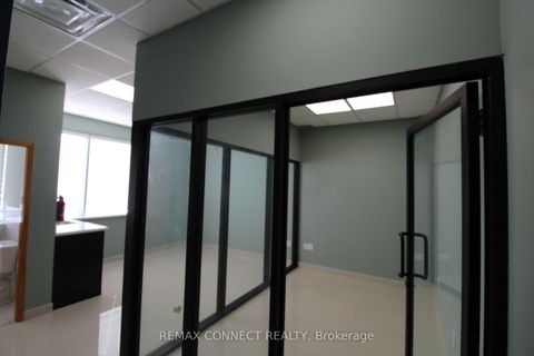 Photo 10 at 12 - 1415 Kennedy Road, Dorset Park, Toronto