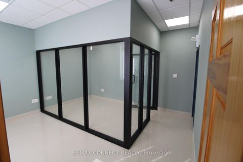 Photo 11 at 12 - 1415 Kennedy Road, Dorset Park, Toronto