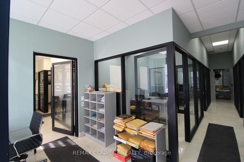 Photo 12 at 12 - 1415 Kennedy Road, Dorset Park, Toronto